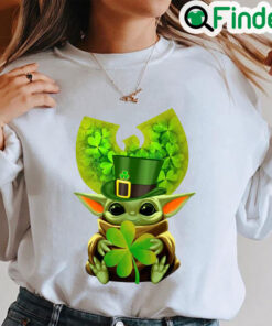 Star Wars Baby Yoda hug Wu Tang Clan Logo St. Patricks Day Sweatshirt
