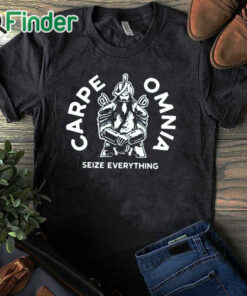 black T shirt Micah Parsons Carpe Omnia Seize Everything Shirt Dallas Cowboys