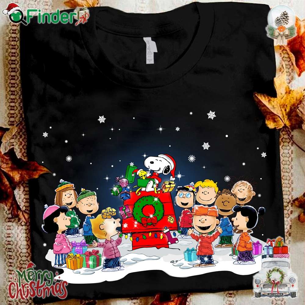 Snoopy Christmas Family And Friends Unisex T shirt Snoopy Christmas Family And Friends Unisex T-shirt